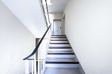 Treppenhaus - Schmuckstück nahe Ku’damm: 2-Zimmer Wohnung in begehrter Lage