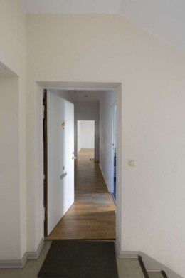 Einhang Wohnungstür - Schmuckstück nahe Ku’damm: 2-Zimmer Wohnung in begehrter Lage