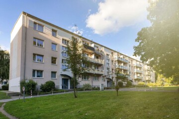 Hausansicht - Helle 3-Zimmer-Wohnung – ruhige Lage in Pankow-Süd und sofort bezugsfrei