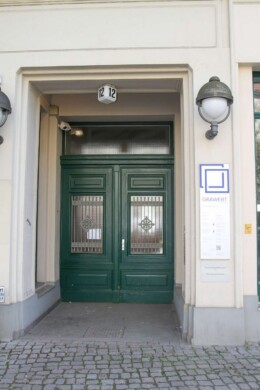 Hauseingang - 2-Zimmer Altbauwohnung Museumsinsel Berlin